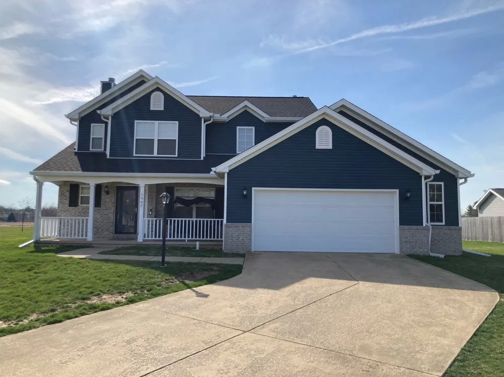 Licensed roof replacement experts serving Longview, IL - Roofs By Rodger