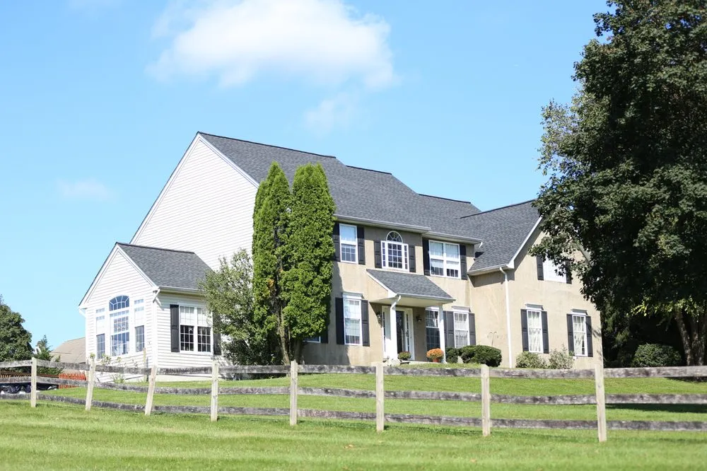 Licensed roof leak repair experts serving Washington Crossing, PA - Roofs by Tip Top