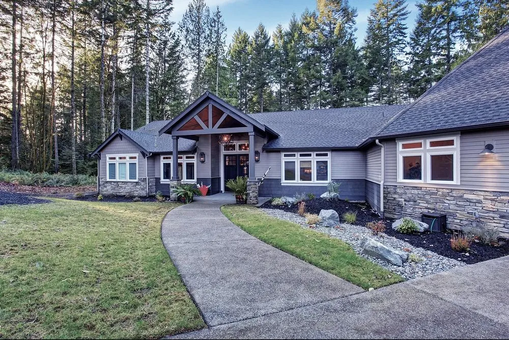 Slide of Roosevelt Roofing