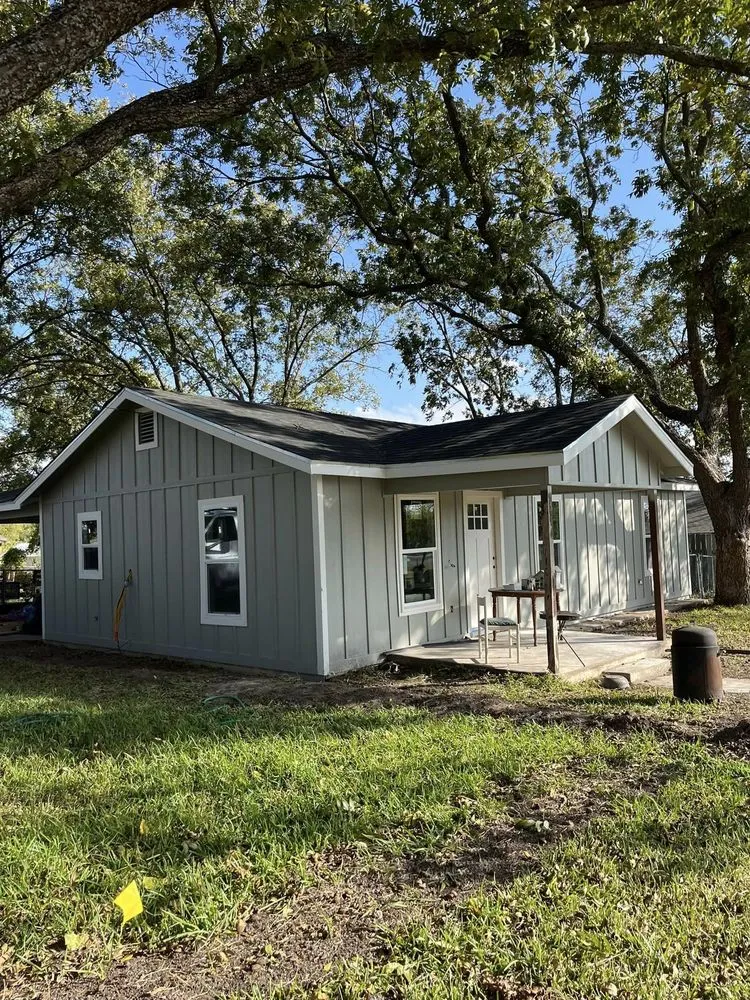 Slide of Rosas Construction