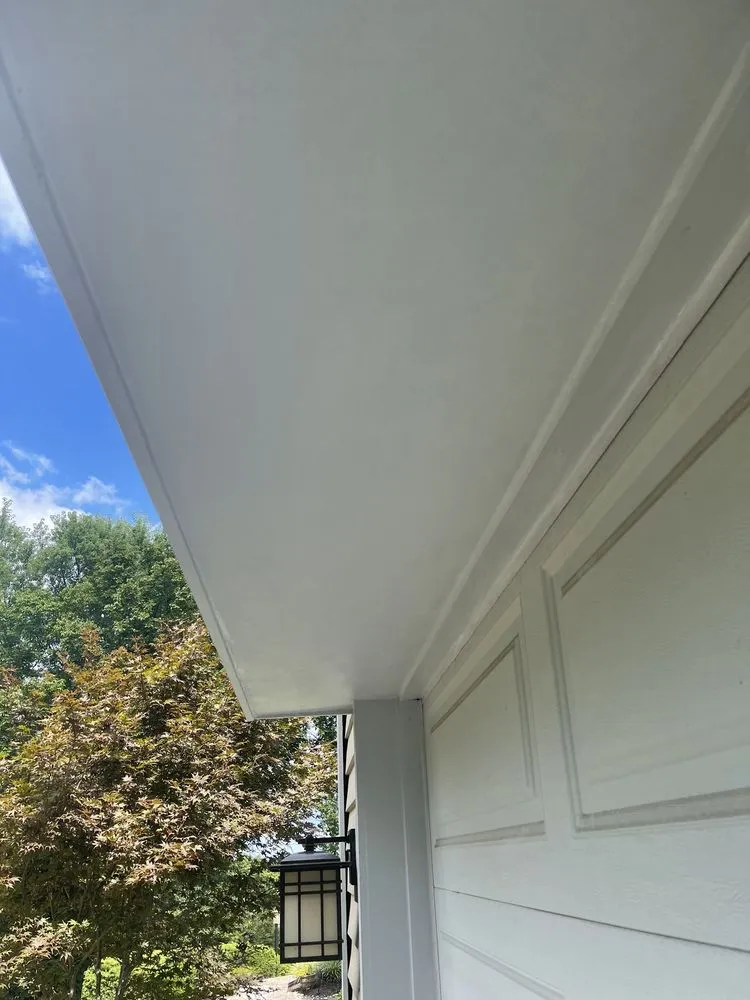 Slide of Rosas Roofing