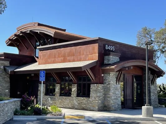 Roseville Roofing Logo