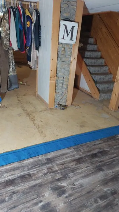 Slide of Ross Roofing & Construction