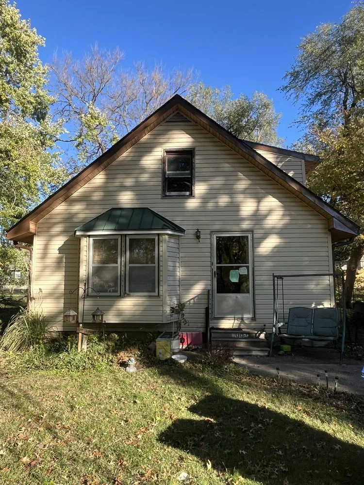 Slide of Ross Roofing