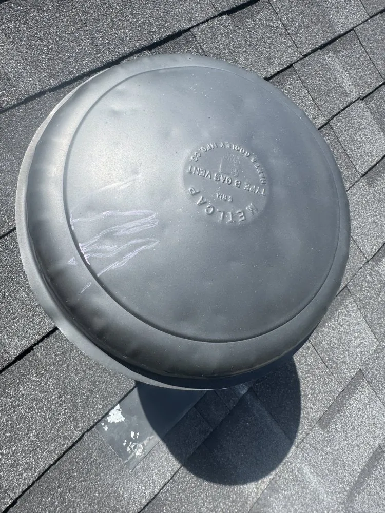 Slide of Rosser's Roofing and Exterior