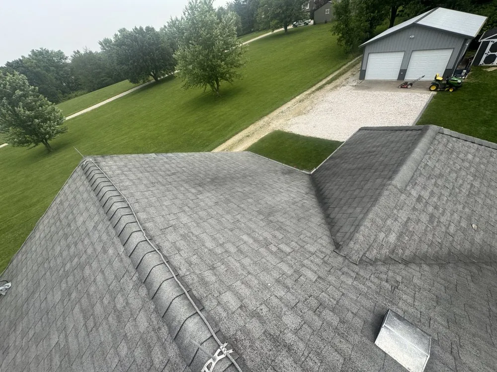 Slide of Rosser's Roofing and Exterior