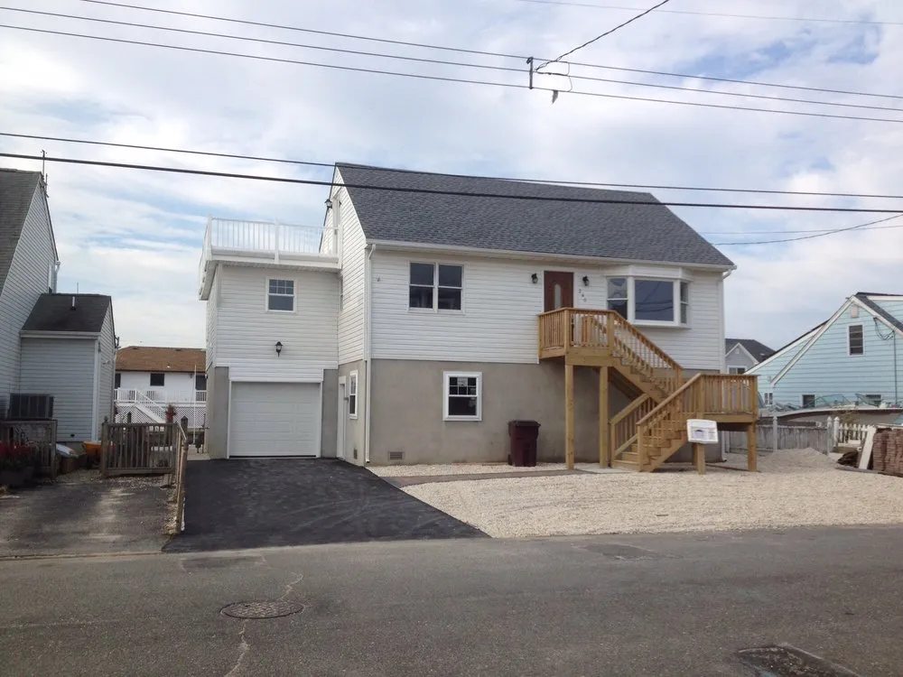 Slide of Rossi General Contracting