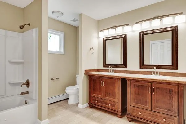 Roy Briley General Contracting Logo