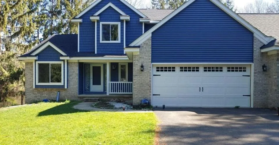 Slide of Roy Custom Exteriors