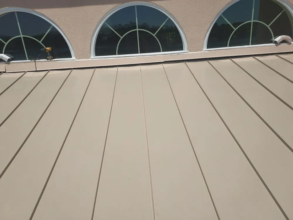 Slide of Roy Henderson Roofing