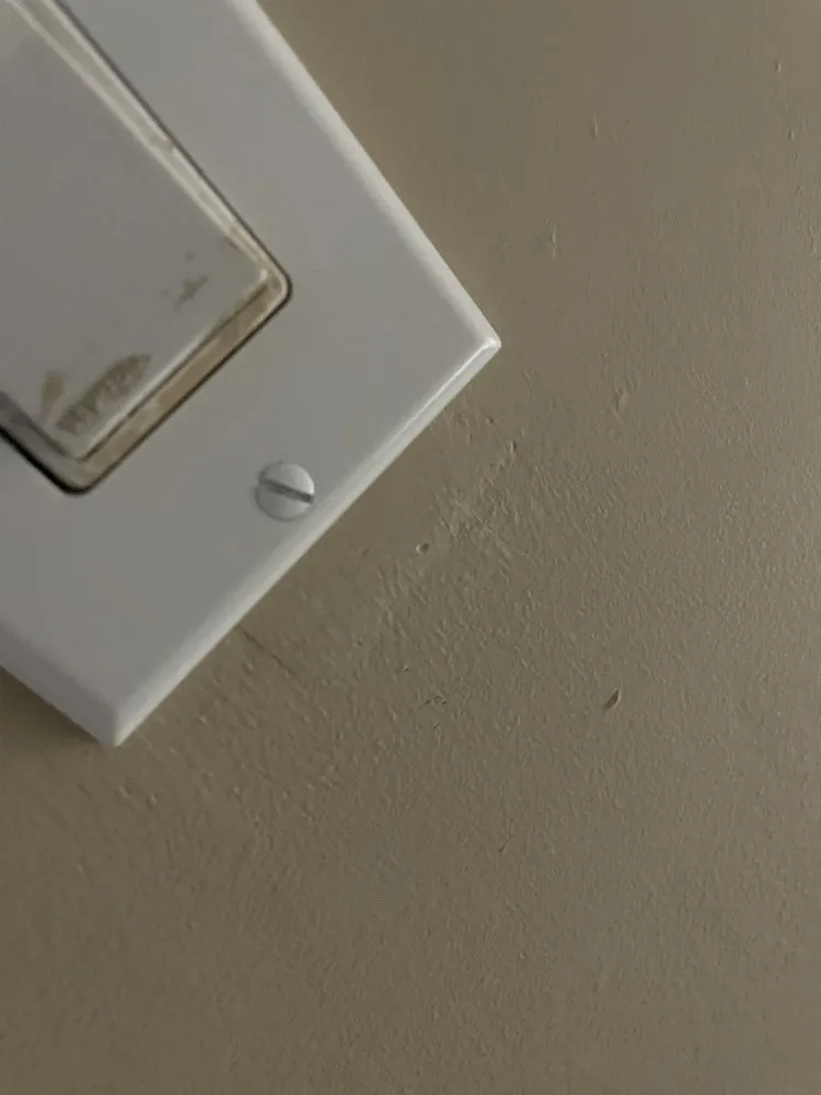 Slide of Royabi Design Inc