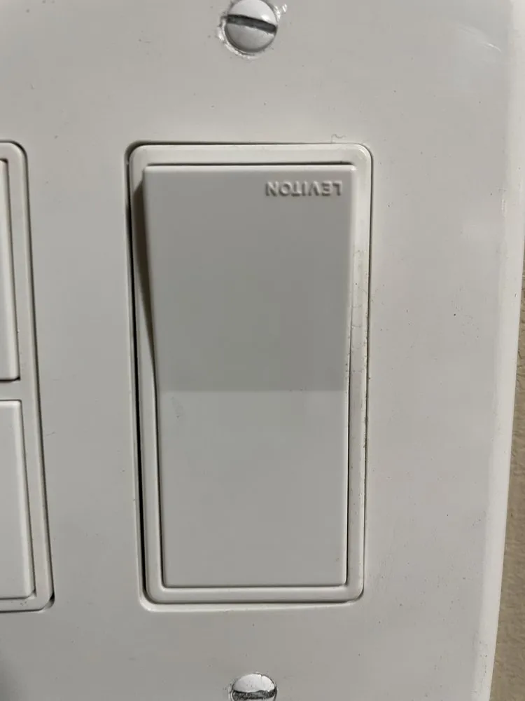 Slide of Royabi Design Inc