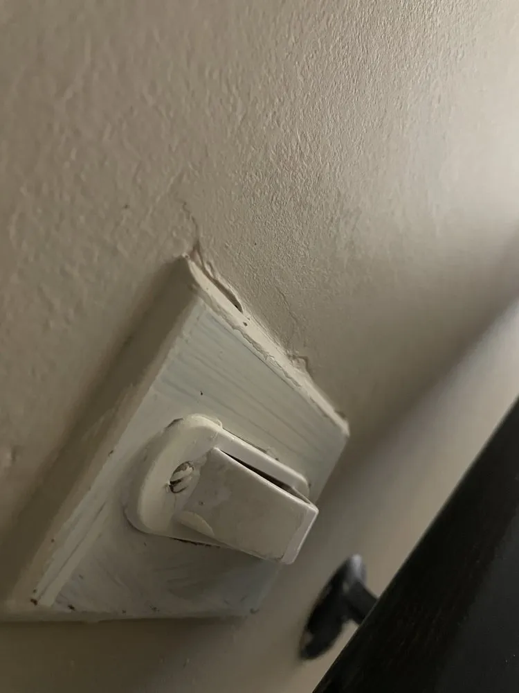 Slide of Royabi Design Inc