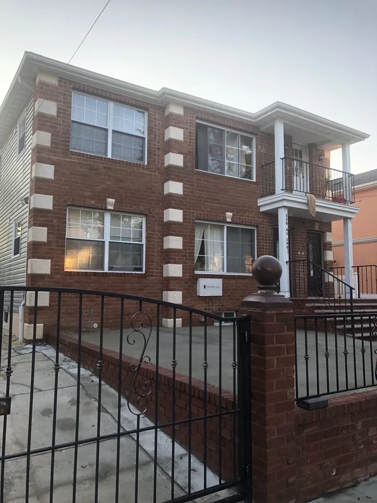 Slide of Royabi Design Inc