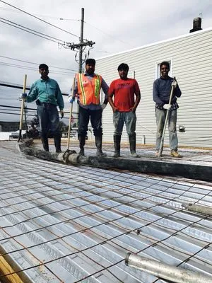 Royal Construction Logo