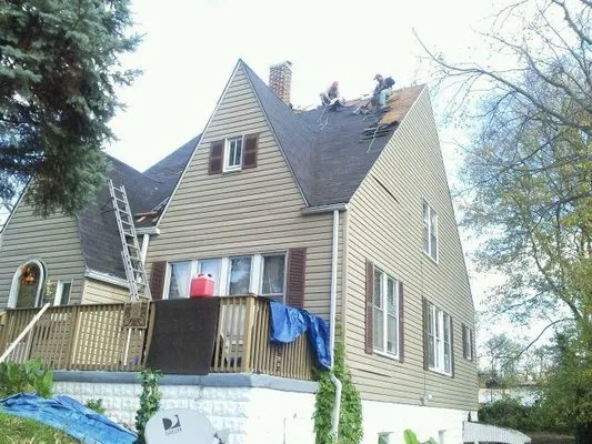 Royal Premier Roofing & Construction Logo