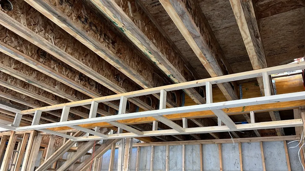 Slide of Royal Roof & Renovations