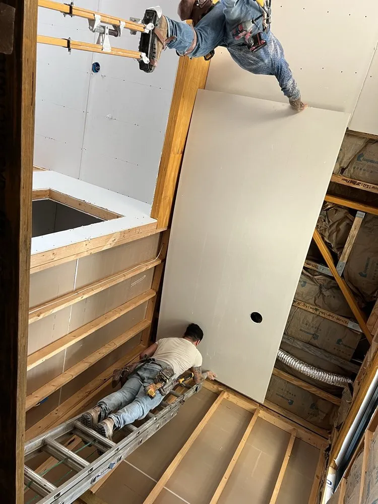 Slide of Royal Roof & Renovations