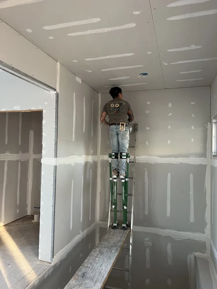 Slide of Royal Roof & Renovations