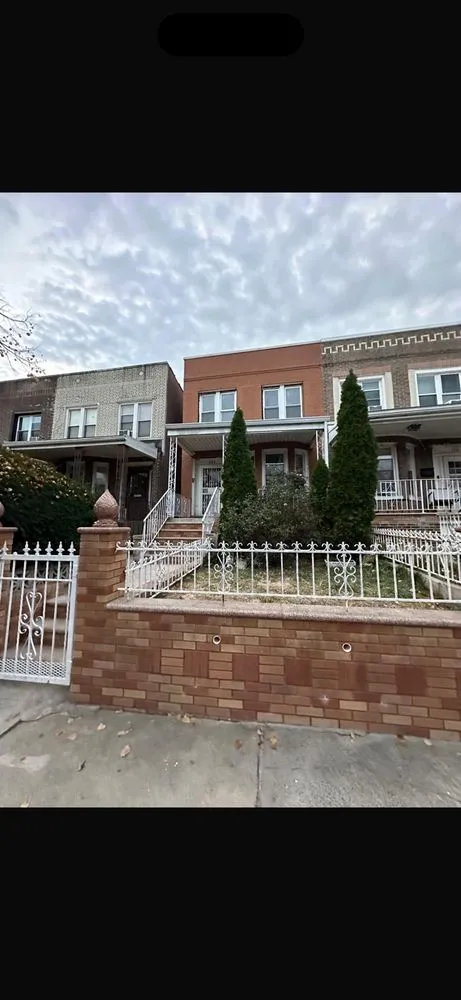 Slide of Royal Roofing & Siding Long Island