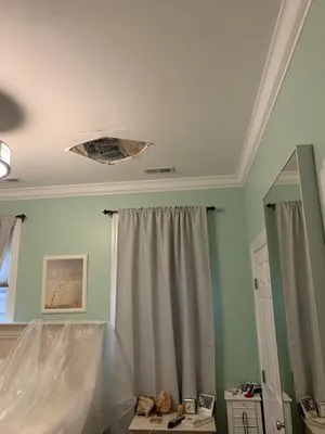 Royal Roofing and Tuckpointing Logo