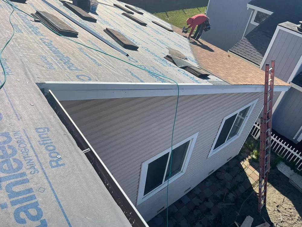 Slide of Royalty Roofing & Waterproof