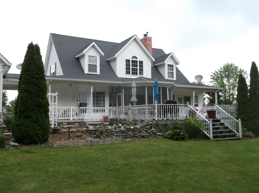 Slide of Royalty Roofing