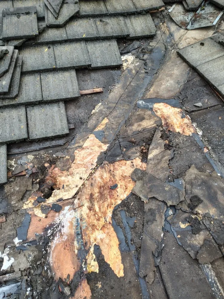 Slide of RP Gutter Cleaning