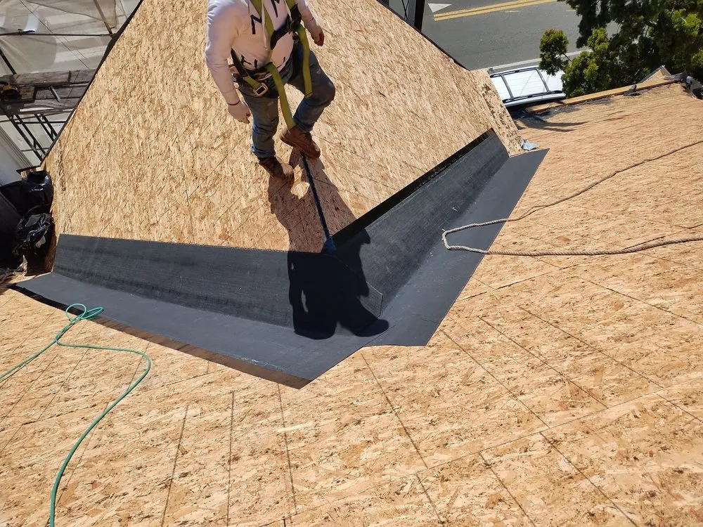 Slide of RR Alvarez Roofing