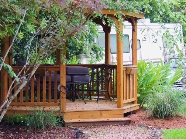 Slide of R&R Repairs and Renovations DBA Dabdoub’s Fencing