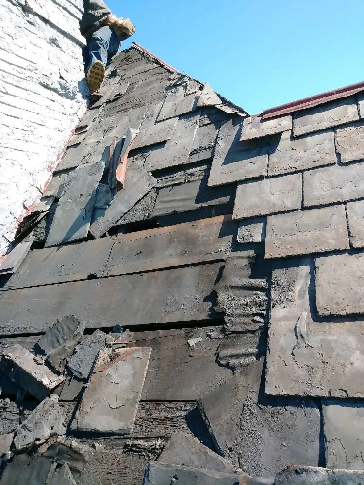 Slide of R&R Roofing and General Contracting