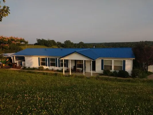 R&R Roofing Logo