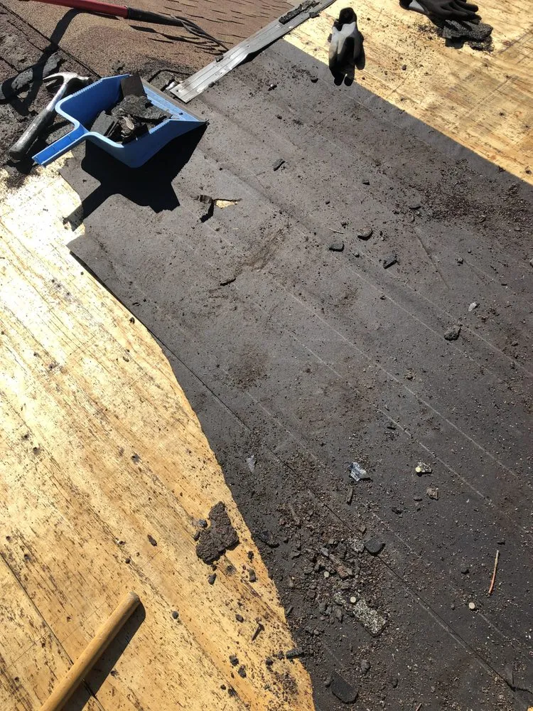 Slide of R&R Roofing Contractors of Madison