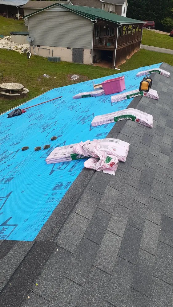 Slide of R&R Roofing