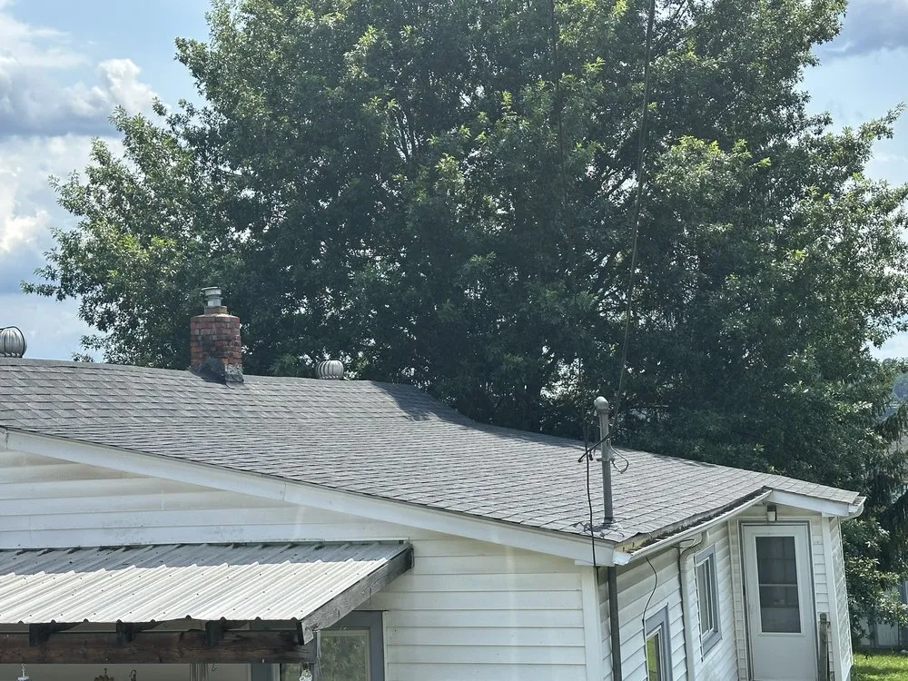 Slide of R&R Roofing