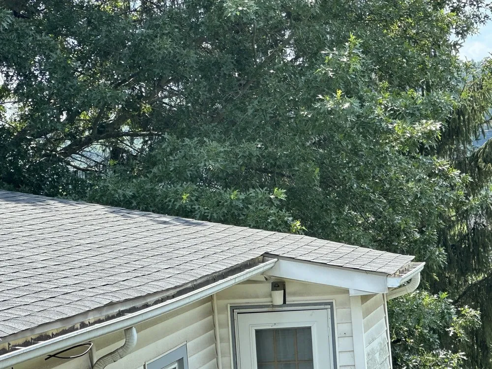 Slide of R&R Roofing