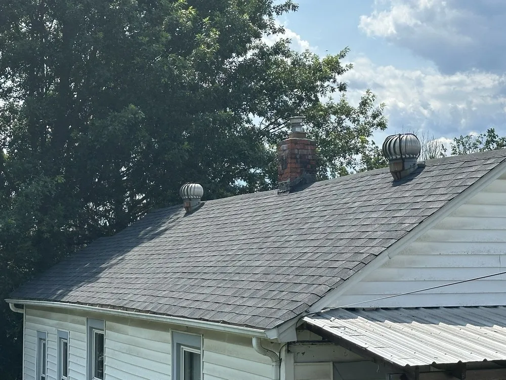 Slide of R&R Roofing