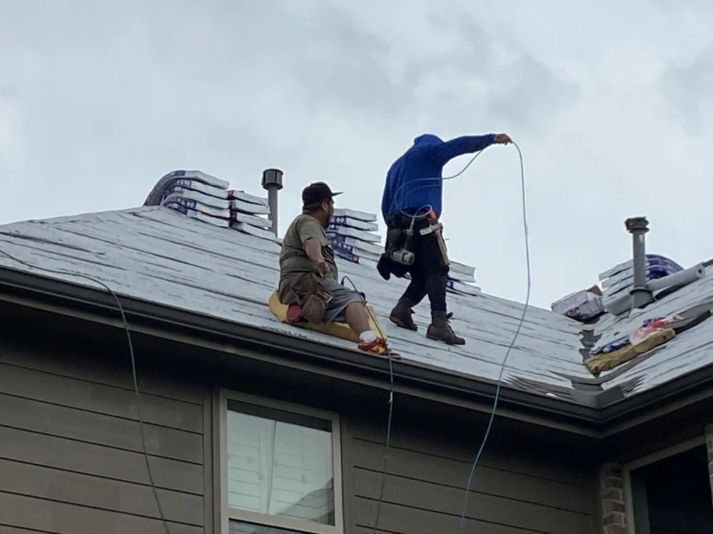 Slide of R&R Roofing