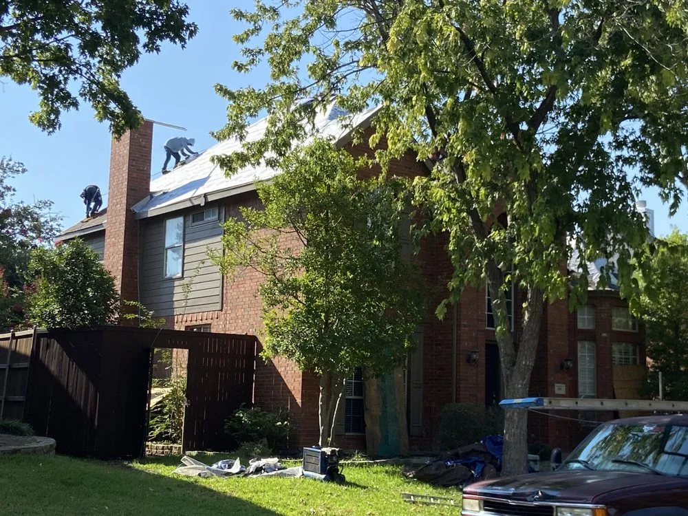 Slide of R&R Roofing