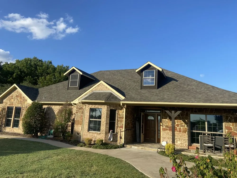 Slide of R&R Roofing