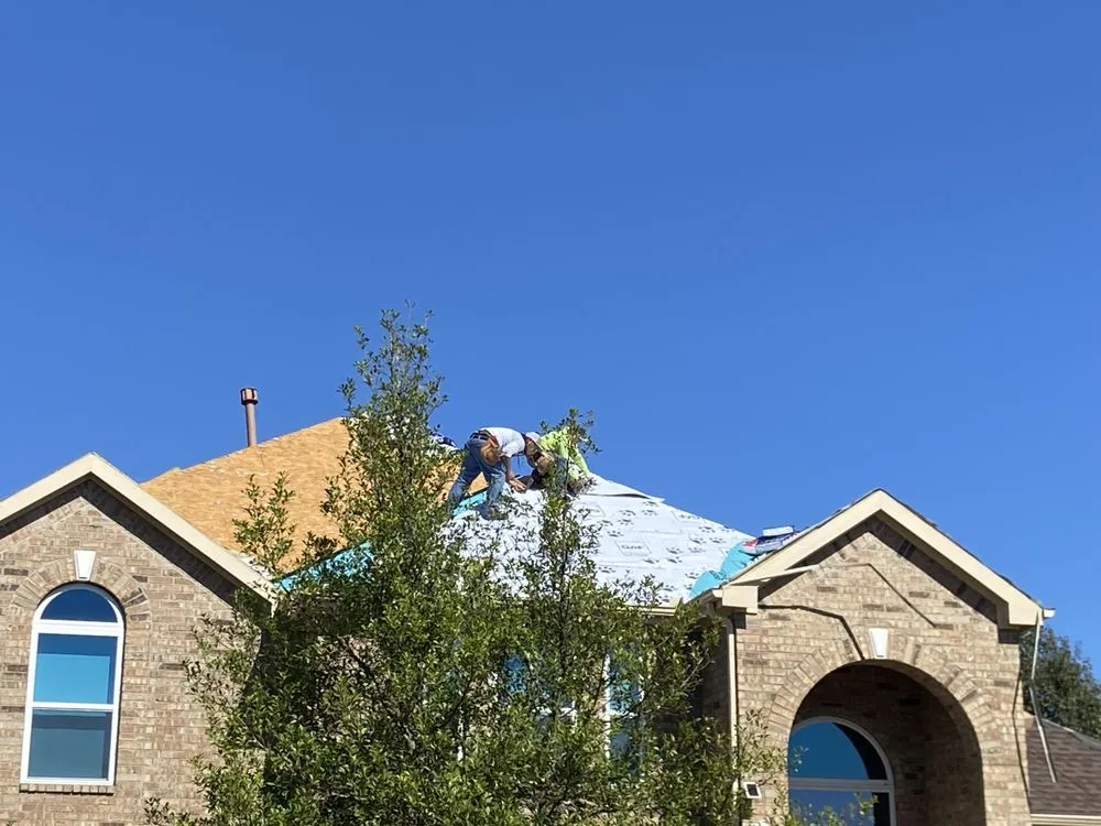 Slide of R&R Roofing