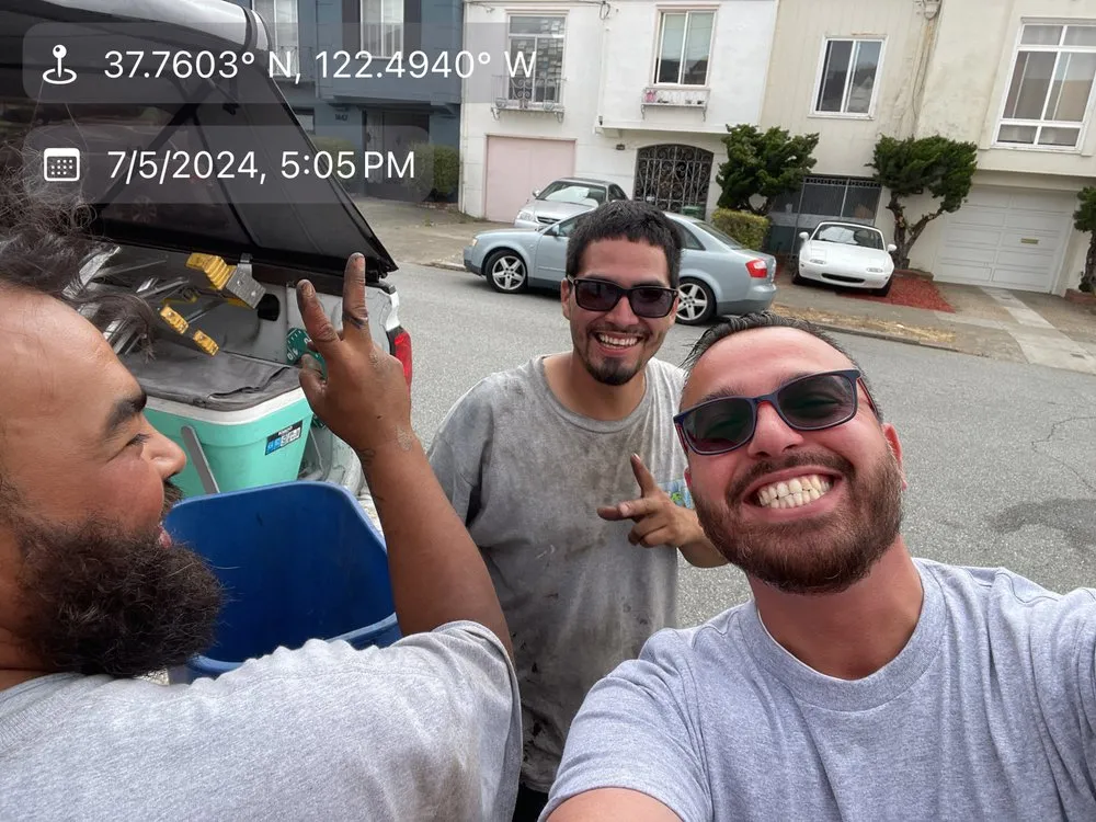 Slide of R&R Roofing