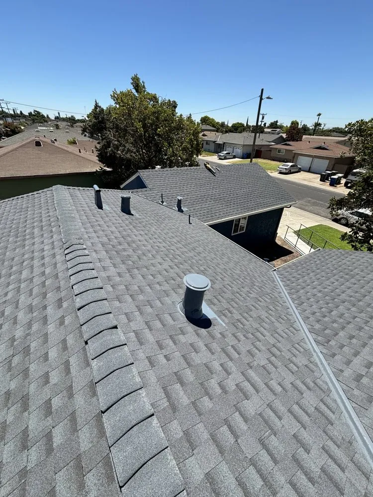 Slide of R&R Roofing