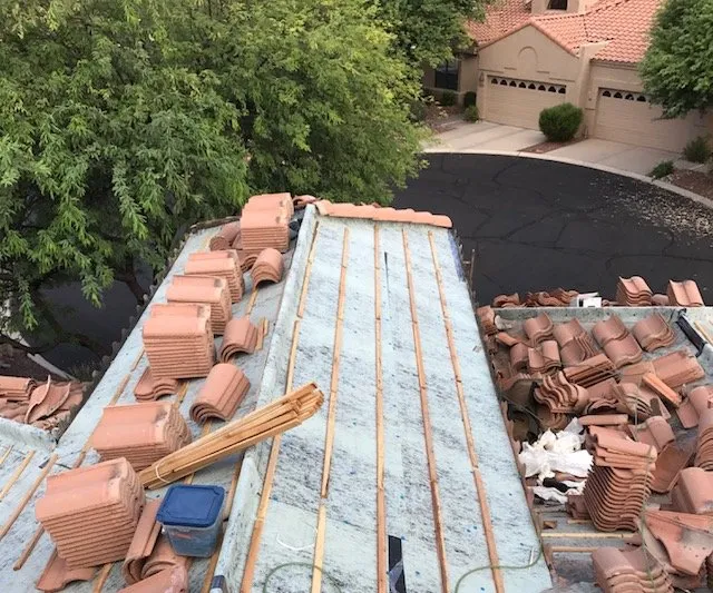 Slide of R&R Roofing