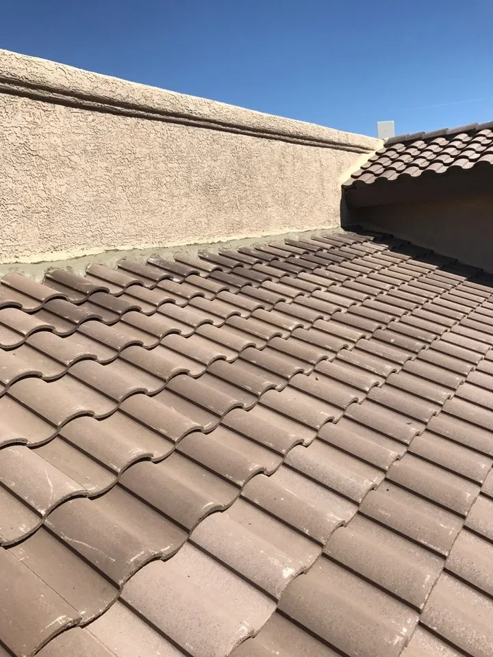 Slide of R&R Roofing