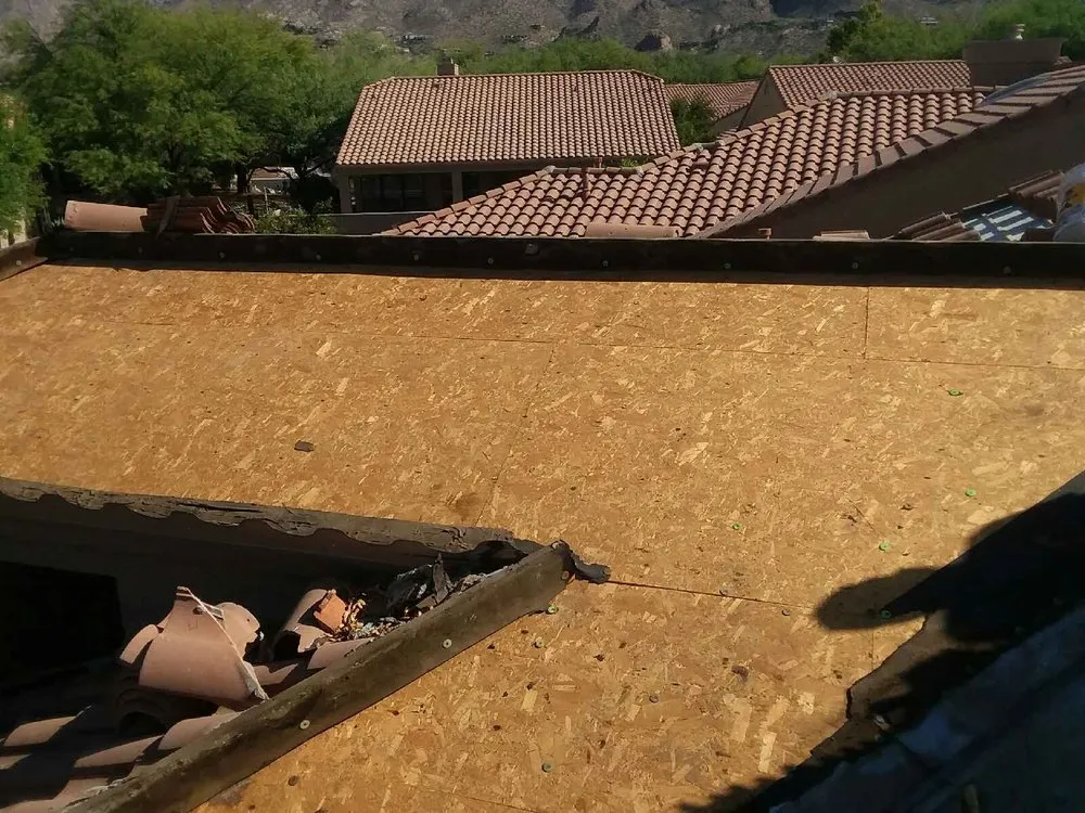 Slide of R&R Roofing