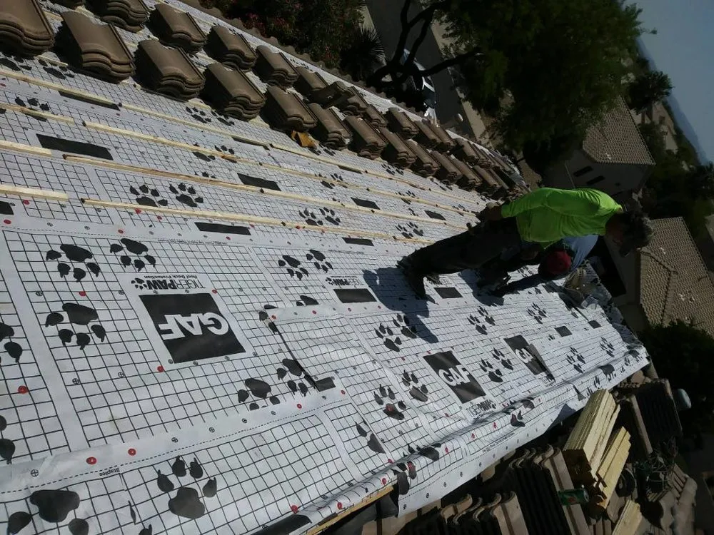 Slide of R&R Roofing