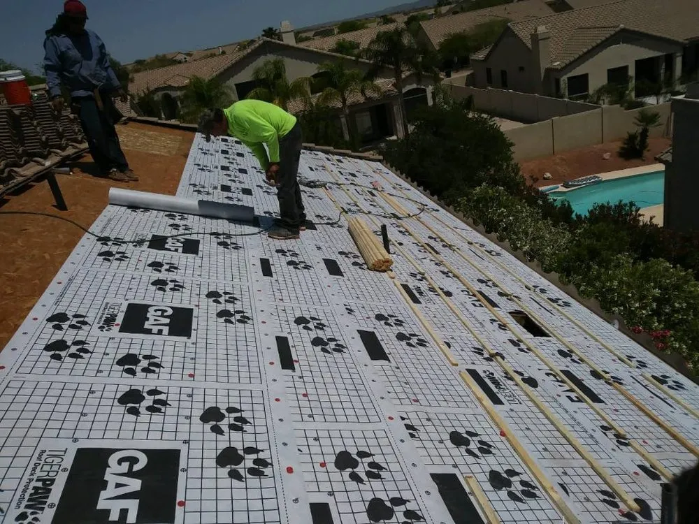 Slide of R&R Roofing