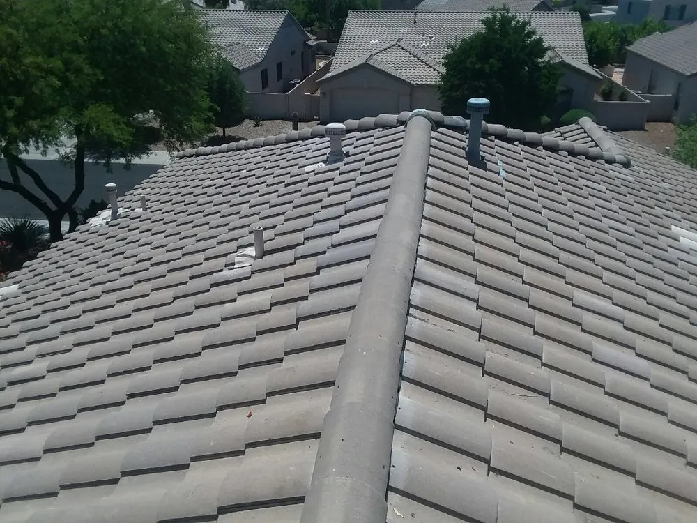 Slide of R&R Roofing