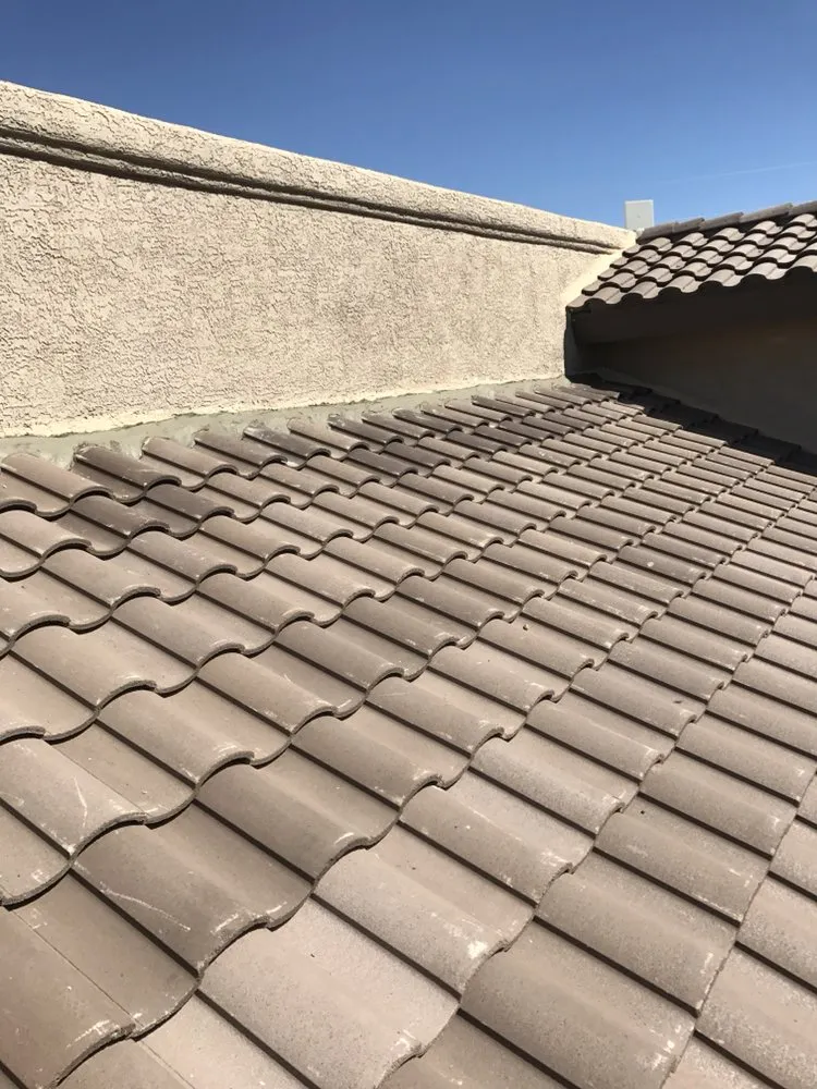 Slide of R&R Roofing